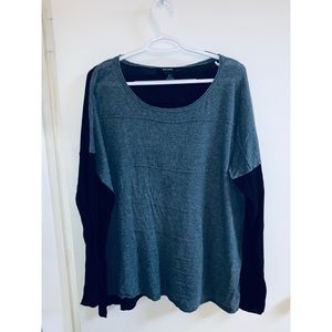 ✨ DKNY Longsleeve Lightweight Sweater Size Large ✨